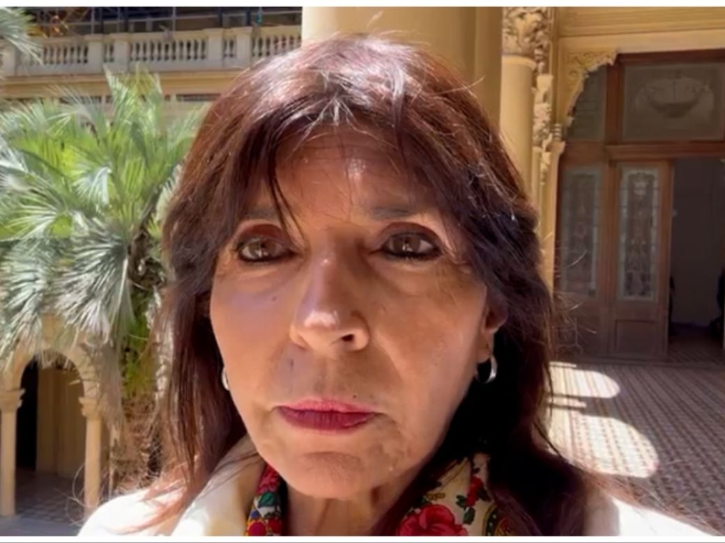 Quién es Silvia Mercado, la periodista que se cruzó con Milei y Adorni |  Perfil