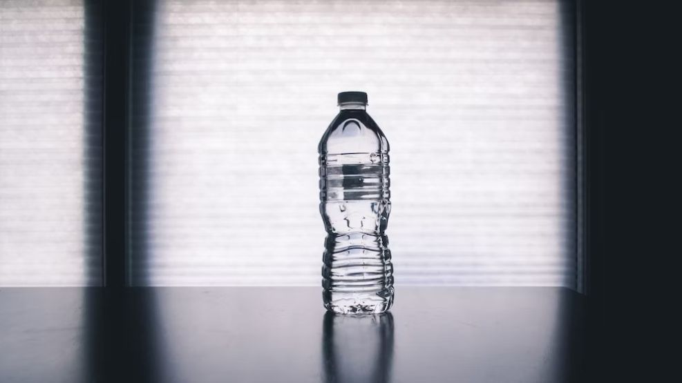 Científicos hallan 250.000 partículas de plástico en un litro de agua ambotellada