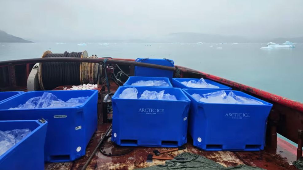 Una startup de Groenlandia envía hielo de glaciar a bares en los Emiratos Árabes
