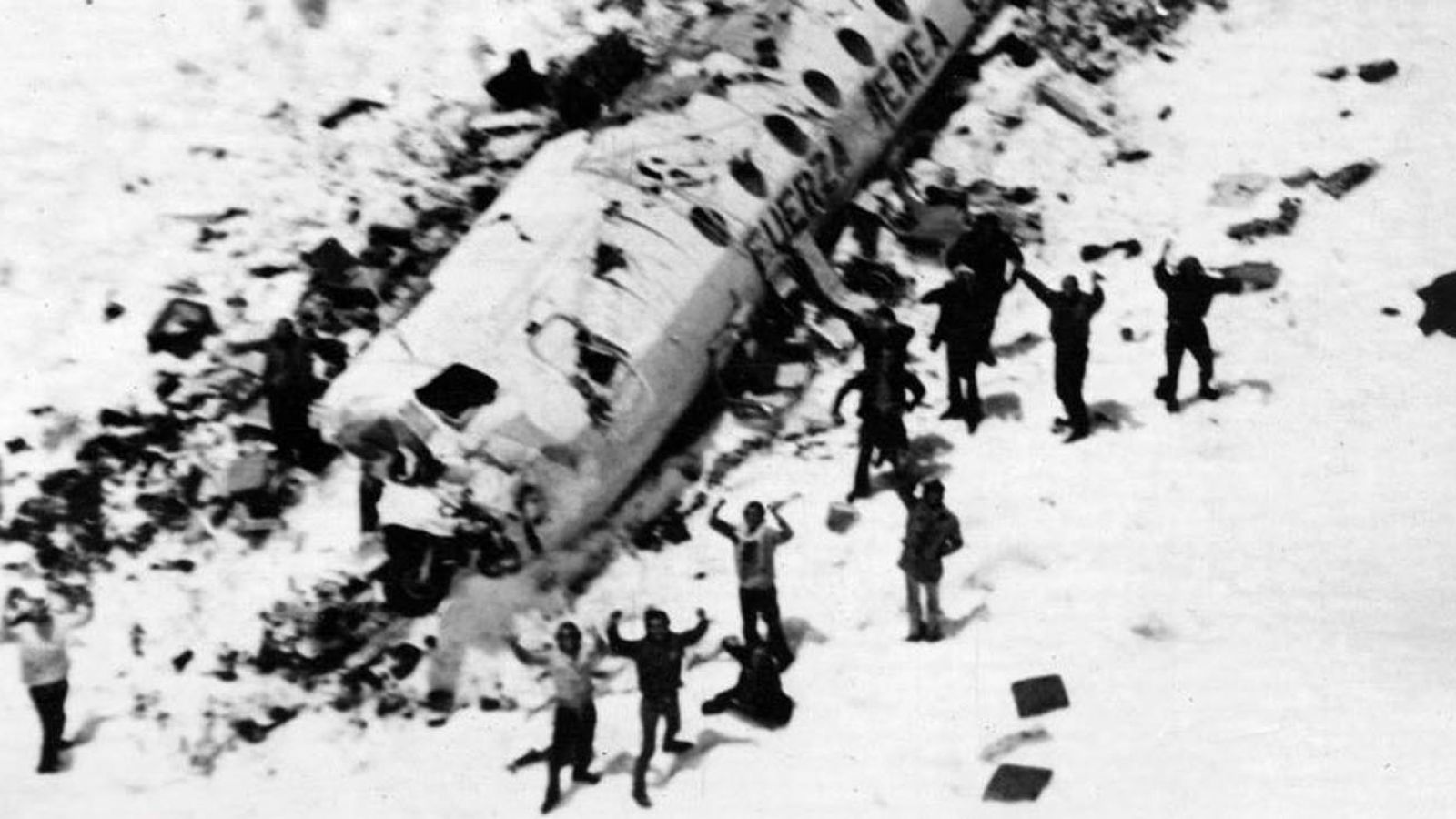 La sociedad de la nieve: el film que vuelve sobre la 'tragedia de los  Andes', a 50 años del accidente