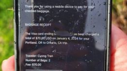 Encuentran intacto un teléfono que cayó del vuelo de Alaska Airlines a más de 5000 metros