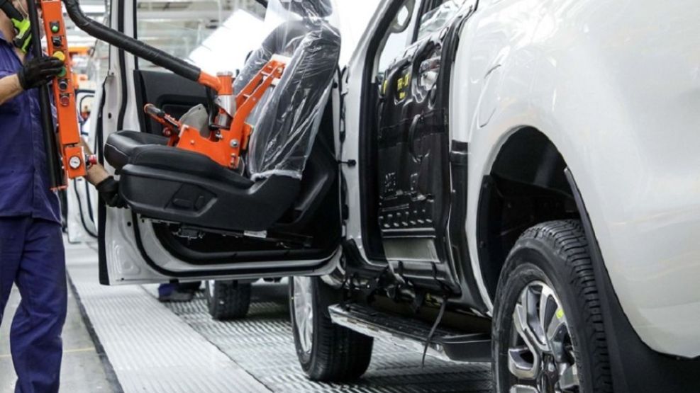 En temporada de vacaciones conviene preparar el auto para evitar posibles siniestros viales.