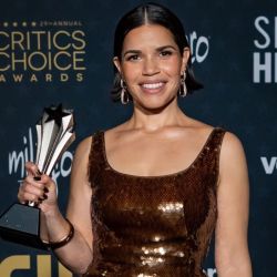 America Ferrera dio un poderoso discurso sobre las mujeres latinas en los Critics Choice Awards