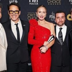 Critics Choice Awards: Las celebridades apostaron por increíbles looks con dos colores como protagonistas