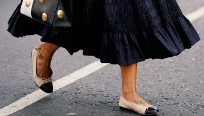 Te contamos todo acerca de las bailarinas chanel y su origen para que sepas porque son la tendencia atemporal.