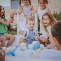 Noah Mónaco, Pico Mónaco y Diana Arnopoulos