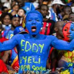 Un partidario de la República Democrática del Congo reacciona durante el partido de fútbol del grupo F de la Copa Africana de Naciones (CAN) 2024 entre la República Democrática del Congo y Zambia en el Stade Laurent Pokou en San Pedro. | Foto:SIA KAMBOU / AFP