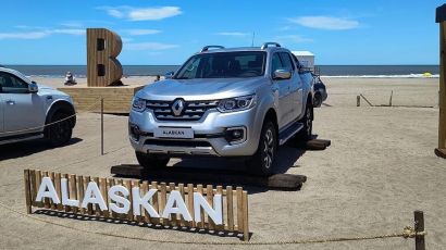 Renault inició la temporada de verano con actividades en Pinamar y Cariló.