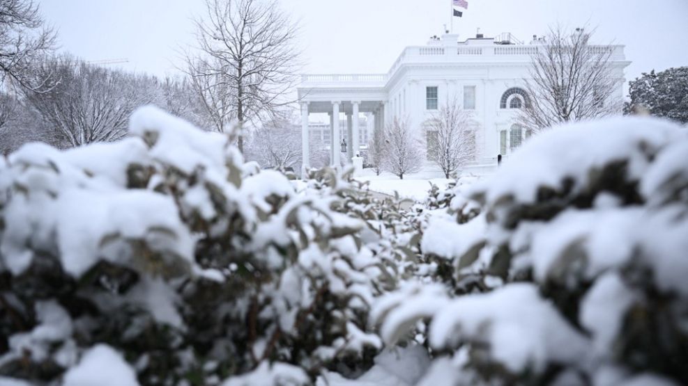 Dramáticas tormentas de nieve azotan a Estados Unidos.
