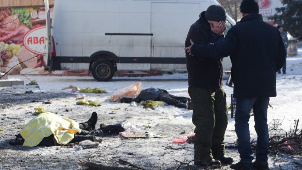 Ucrania bombardeó la ciudad de Donetsk, tomada por los rusos, y hay al menos 25 muertos.