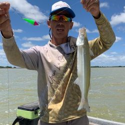Sin lluvias y con buenas temperaturas, muchos cañófilos recorrieron el país pescando. 