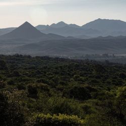 El departamento de Pocho, al noroeste de la provincia de Córdoba, alberga una cadena de cráteres de la era cenozoica que se pueden visitar mediante una excursión con acampe incluído.
