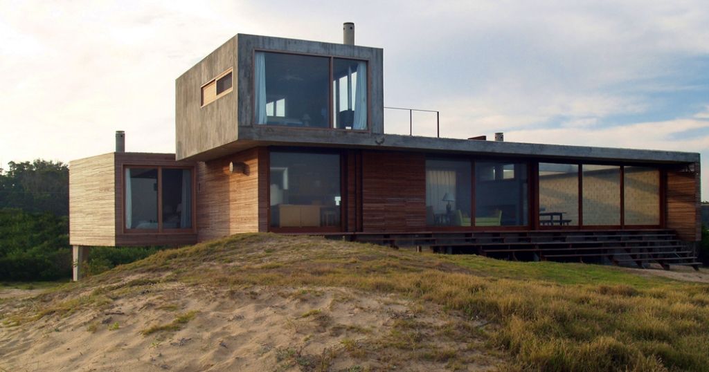 Santa Mónica, una de las casas que Mathias Klotz diseñó en José Ignacio (Uruguay).