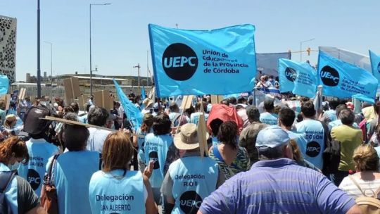 Desacuerdo salarial: UEPC analiza medidas de fuerza tras el rechazo a la propuesta del Gobierno provincial