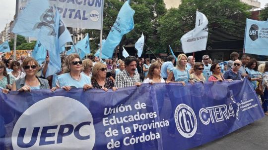 Con una adhesión del 80% al paro docente en Córdoba, desde el gremio anticipan que mañana será mayor