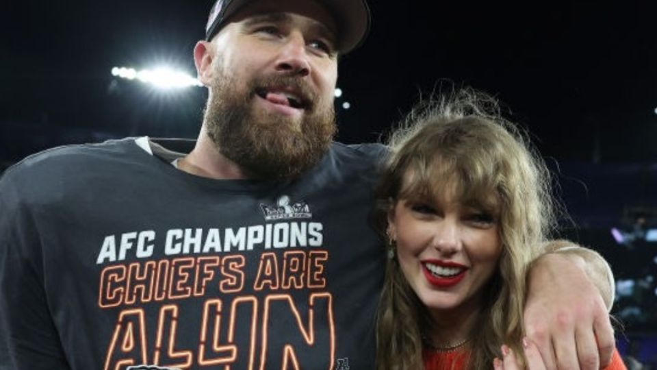 El beso de Taylor Swift y Travis Kelce se convierte en protagonista del Super Bowl