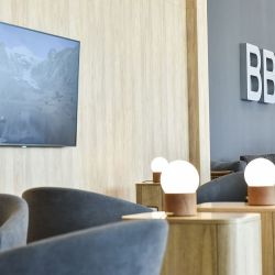 Hay una nueva sala VIP en el Aeropuerto Ministro Pistarini y es la única que tiene vista a la pista de despegue.