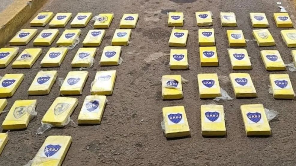Cocaína con el escudo de Boca Juniors
