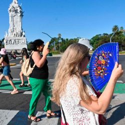 Alerta de nivel rojo por temperaturas extremas, se esperan máximas de 40 grados y rigen advertencias naranjas y amarillas por calor que abarcan en total a 19 provincias y a la Ciudad de Buenos Aires. Foto Télam | Foto:AFP