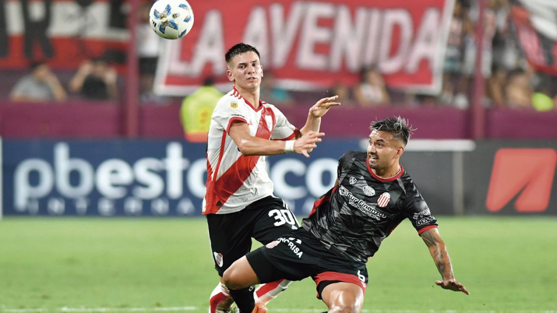 River Plate youngster Franco Mastontuano competes for the ball in a match against Barracas Central.