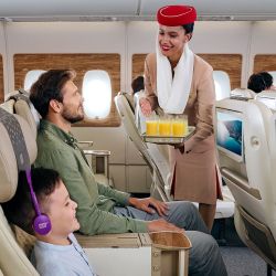 Emirates aportó consejos para disfrutar de los viajes largos en avión.