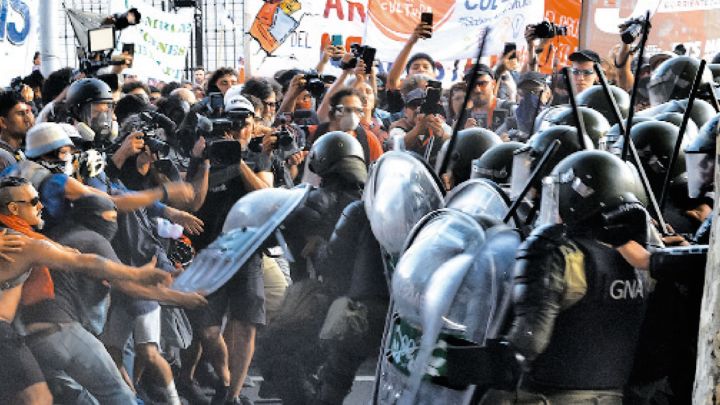 Caliente. Este viernes hubo dos detenidos en la protesta.