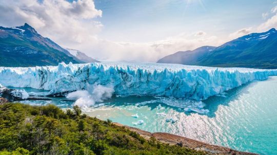Milei seeks to accelerate Argentina’s copper boom by easing glacier rules