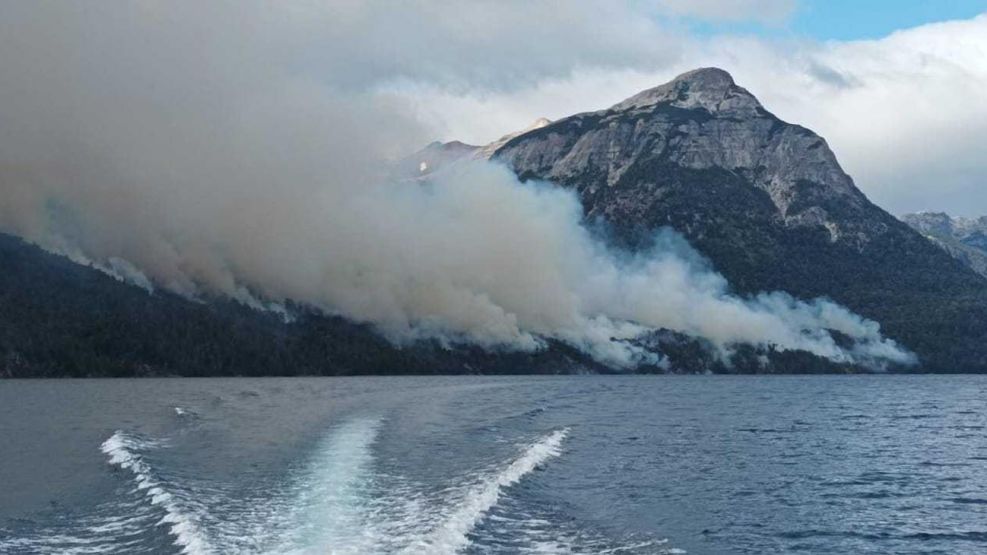 Incendio forestal en el Parque Nacional Nahuel Huapi