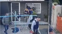 Falsos policías asaltan una familia en Moreno
