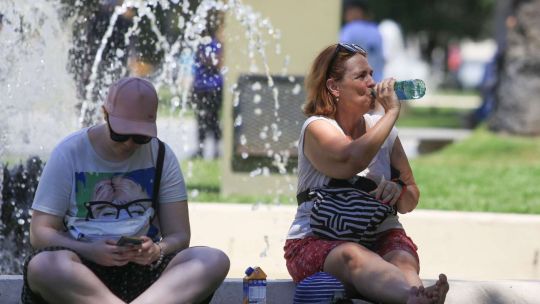 Se mantiene el calor extremo en Buenos Aires y 11 provincias, con niveles de alerta roja, naranja y amarilla