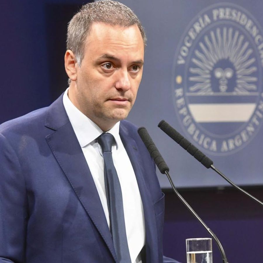 conferencia-de-prensa-de-manuel-adorni-vocero-presidencial-1751758