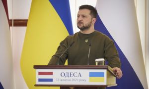 El presidente ucraniano Volodímir Zelenski echó al jefe de las Fuerzas Armadas de Ucrania.