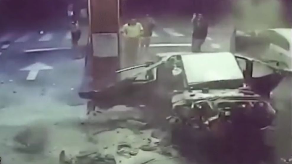 Auto explotado en Salta