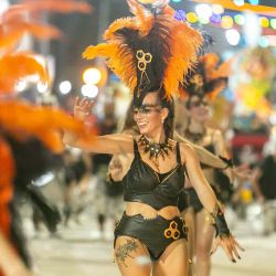 Las fiestas de carnaval siguen siendo el epicentro en más de 50 distritos de la provincia de Buenos Aires y las distintas celebraciones van llegando a su fin y en distintos lugares se prolongarán hasta el último fin de semana de febrero. Foto Télam | Foto:Télam