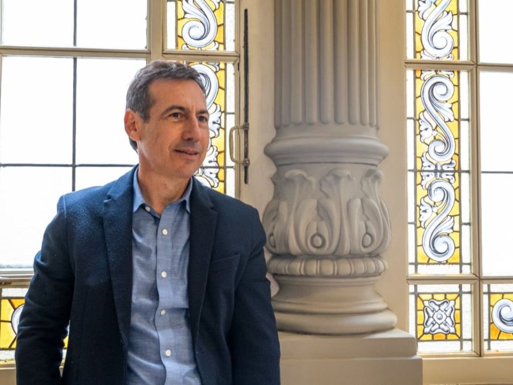 Luis Naidenoff: "Tenemos un presidente que tiene el arco libre y la tira a  la tribuna" | Perfil