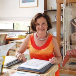 Carmen Buteler: una artista que fusiona expresividad y color en sus pinturas.   | Foto:CEDOC