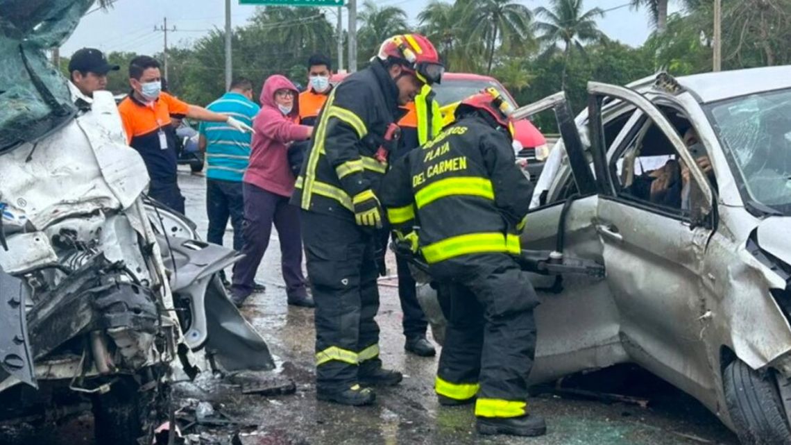 Five Argentines died in a road-traffic accident in Mexico on Sunday.
