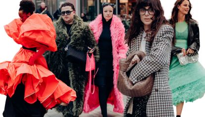 Las calles de Londres se convirtieron en una pasarela de moda mientras se celebra otra edición de London Fashion Week. Originalidad y la audacia se mezclan en un festín de colores, estampados y texturas.