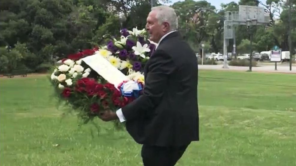 Día de los presidentes: el embajador de EE.UU Marc Stanley participó de una ceremonia con ofrendas florales