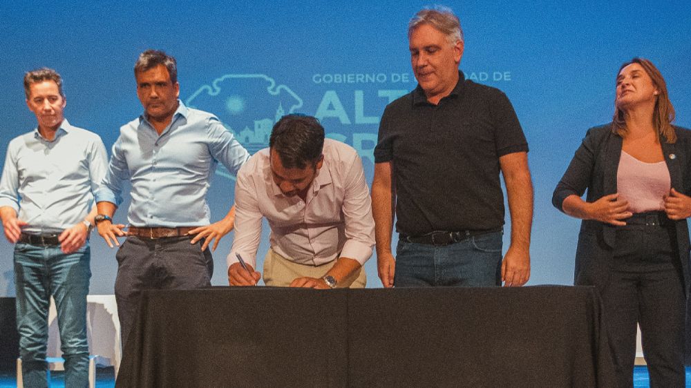 marcos-torres-y-martin-llaryora-1758344