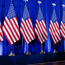 La aspirante presidencial republicana de Estados Unidos y ex embajadora de la ONU, Nikki Haley, sube al escenario para hablar en su fiesta de vigilancia nocturna electoral en Charleston, Carolina del Sur. | Foto:Julia Nikhinson / AFP