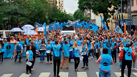 Paro docente para lunes y martes: UEPC asegura que la propuesta ofrece menos dinero que la anterior