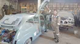 Loco por los fierros: armó una limusina con un Fiat 600 y se volvió viral