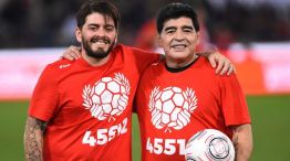 Diego Armando Maradona junto a su hijo Diego Jr.