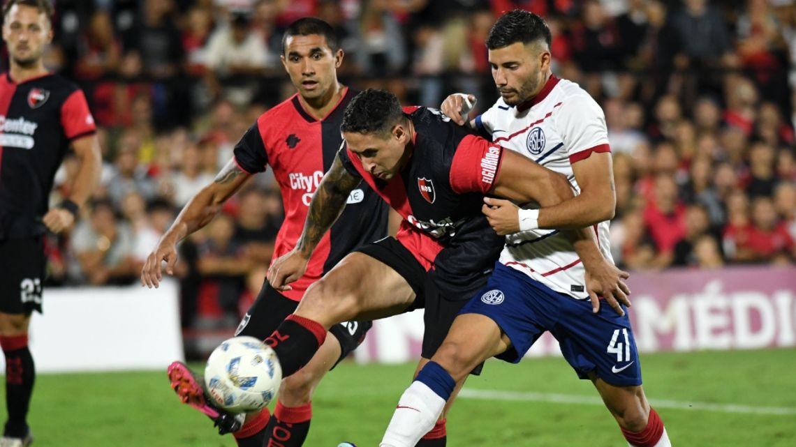 En Rosario, Newells y San Lorenzo empataron 2 a 2 | 442
