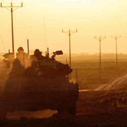 Un tanque del ejército israelí moviéndose a lo largo de la zona fronteriza. Foto de JACK GUEZ / AFP   | Foto:AFP