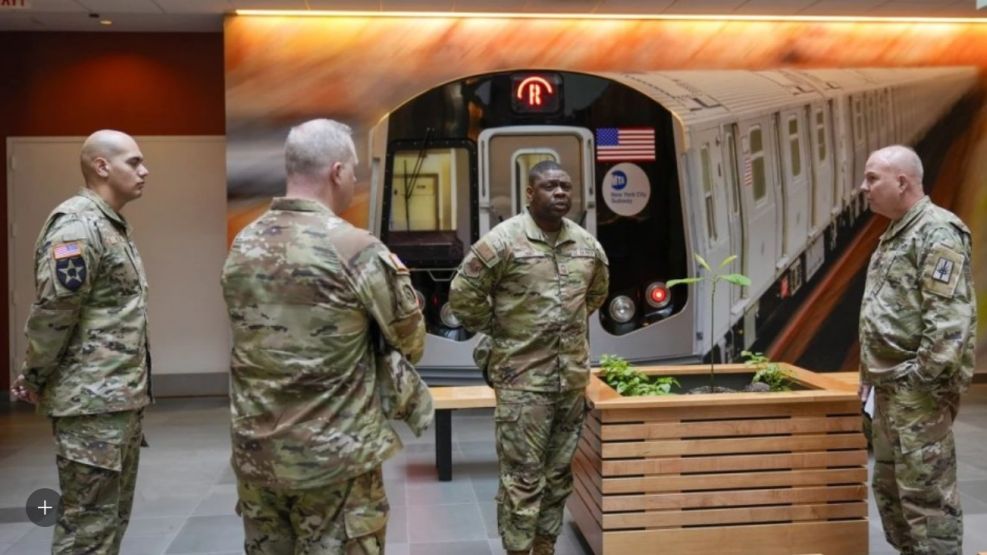 Soldados en el metro de Nueva York 