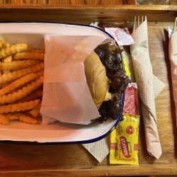 Boba está en el corazón de la avenida Caseros, a pasos del Museo Histórico Nacional.