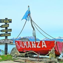 Puerto Almanza  es una aldea de pescadores tan calma como el propio canal.