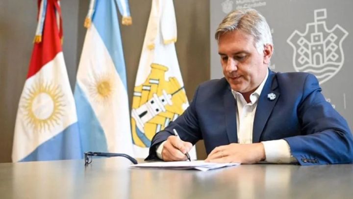 Martín Llaryora ya cuenta con el borrador de Ley Ómnibus